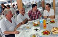 UYSAL, MECLİS ÜYELERİNE İFTAR VERDİ, 'EŞBAŞKAN' EKSİK OLMADI!..